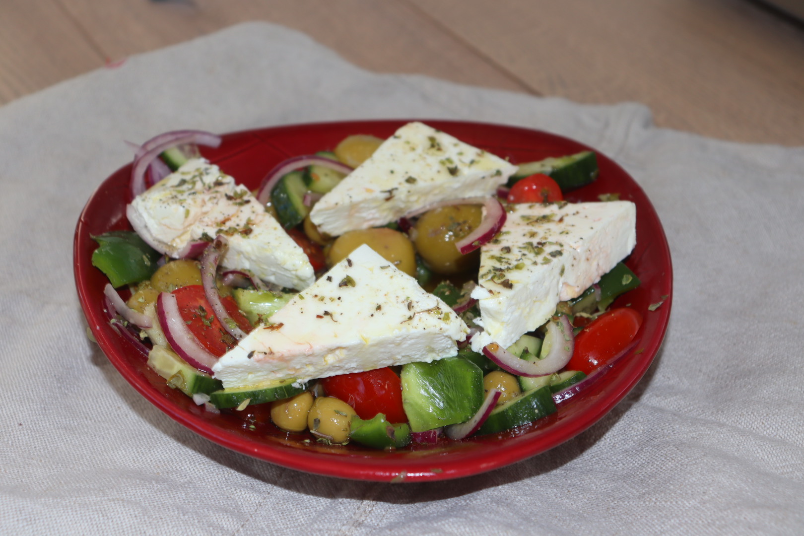 Grekisk sallad med kapris och oliver