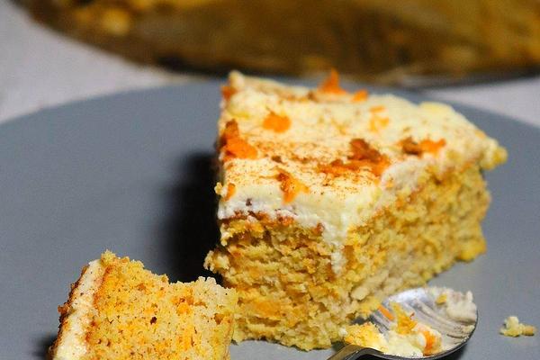 LCHF Morotskaka med citronfrosting