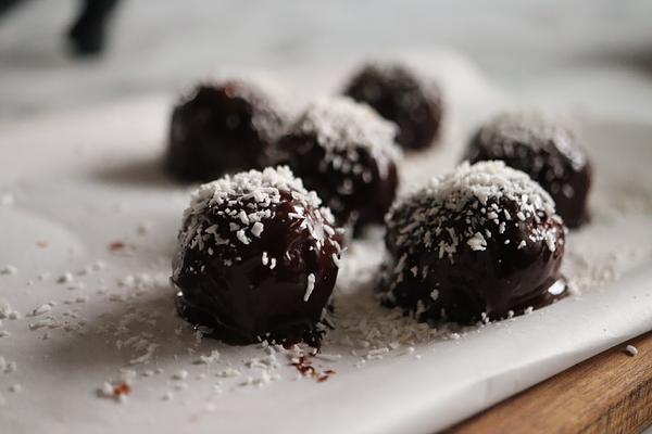 Chokladbollar x Kärleksmums 100% LCHF